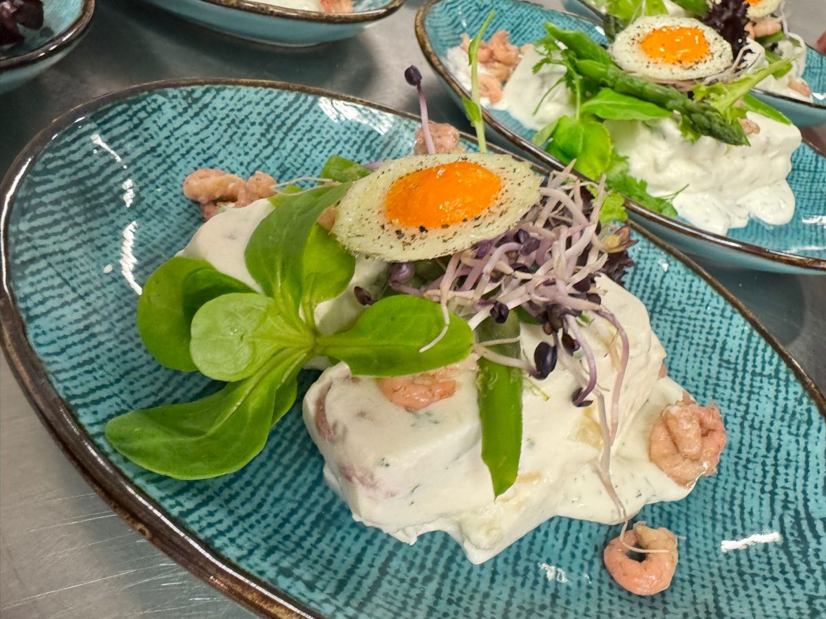 Bavarois d’asperge  avec crevettes grises
